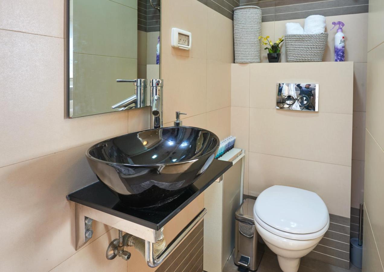 A Designed Apartment In The Best Location! Jeruzsálem Kültér fotó